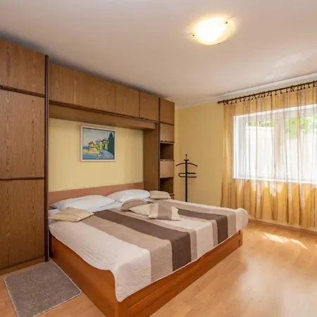 Elegant With Terrace - One Bedroom With Terrace