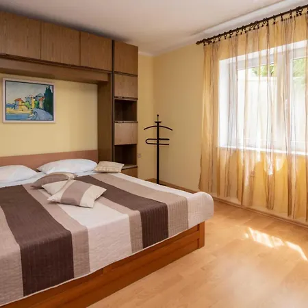 Apartment Elegant With Terrace - One Bedroom With Terrace Opatija